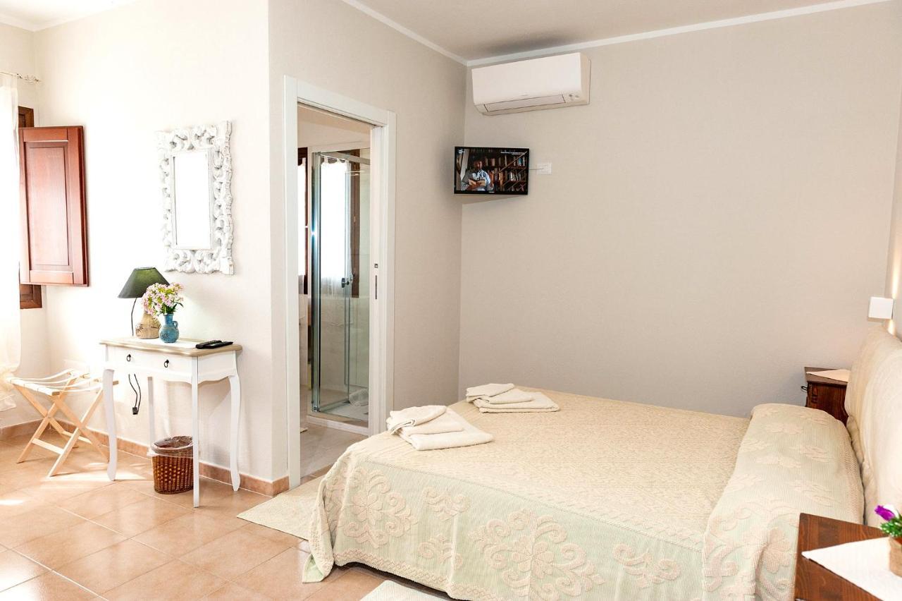 Lu Lioni Rooms Сан-Теодоро Экстерьер фото